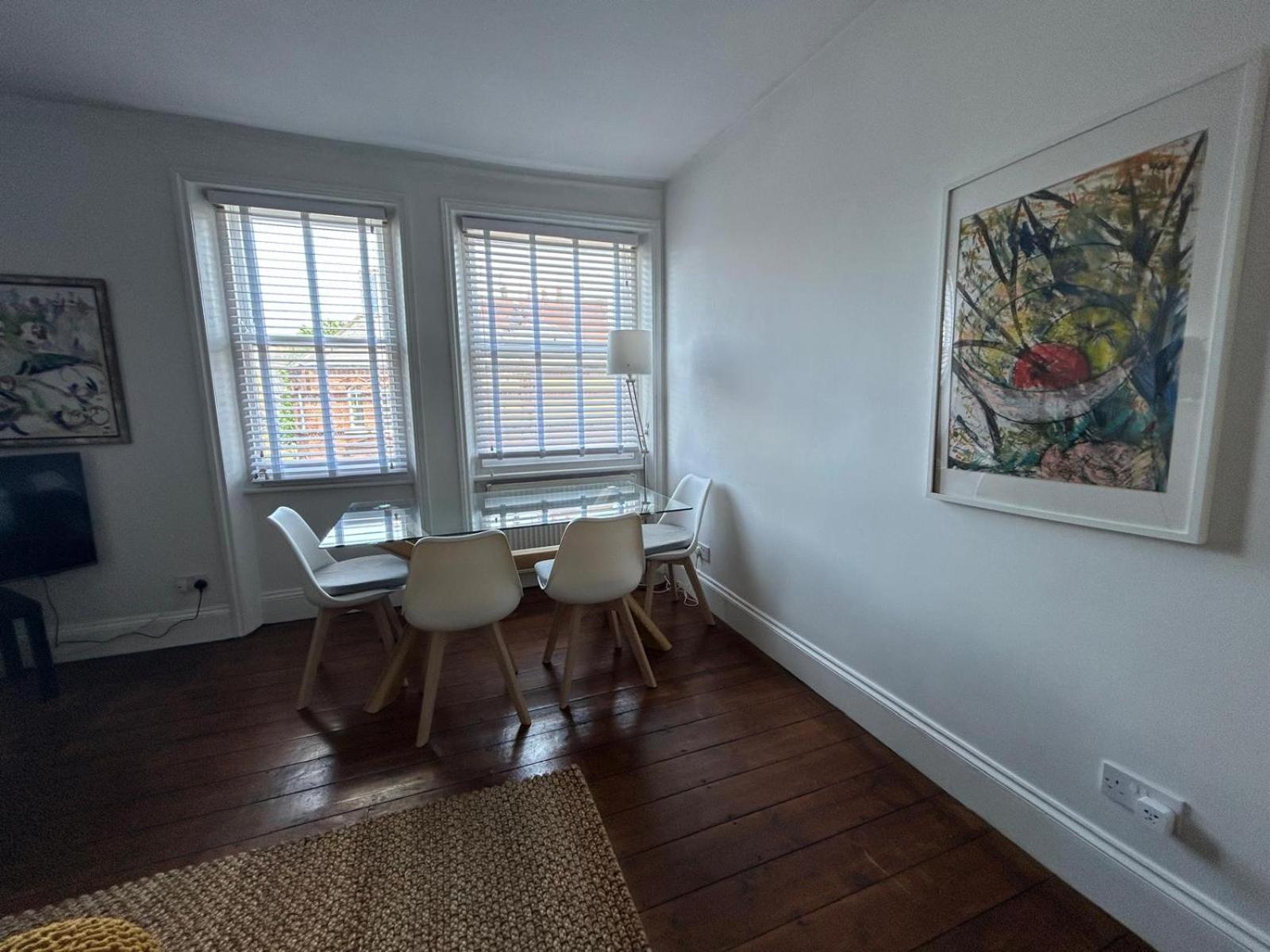 West Kensington 2bed Flat London